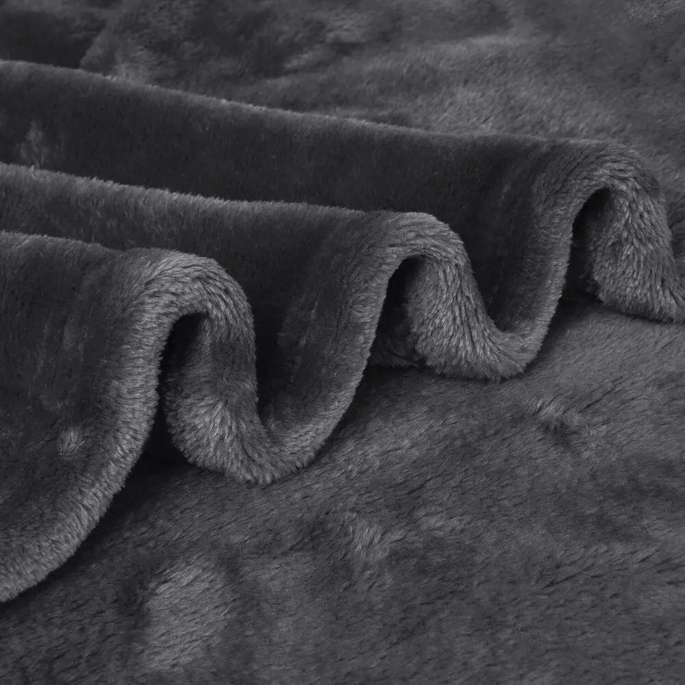 GoDesign PLUSH ESSENTIAL THROW BLANKET