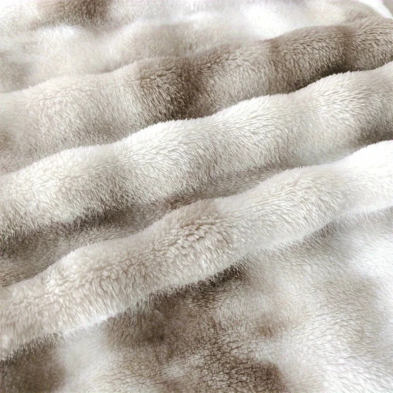 GoDesign PLUSH ESSENTIAL THROW BLANKET