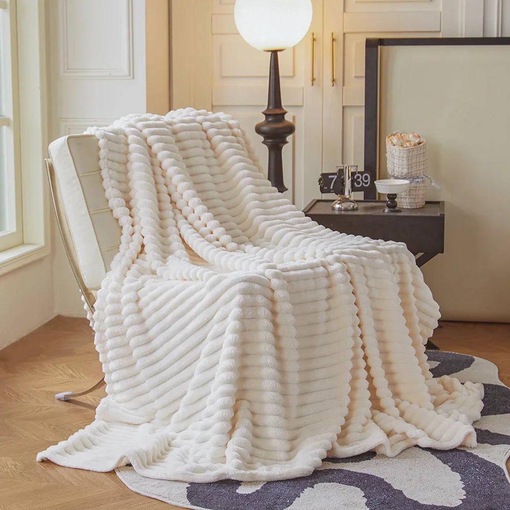 GoDesign PLUSH ESSENTIAL THROW BLANKET