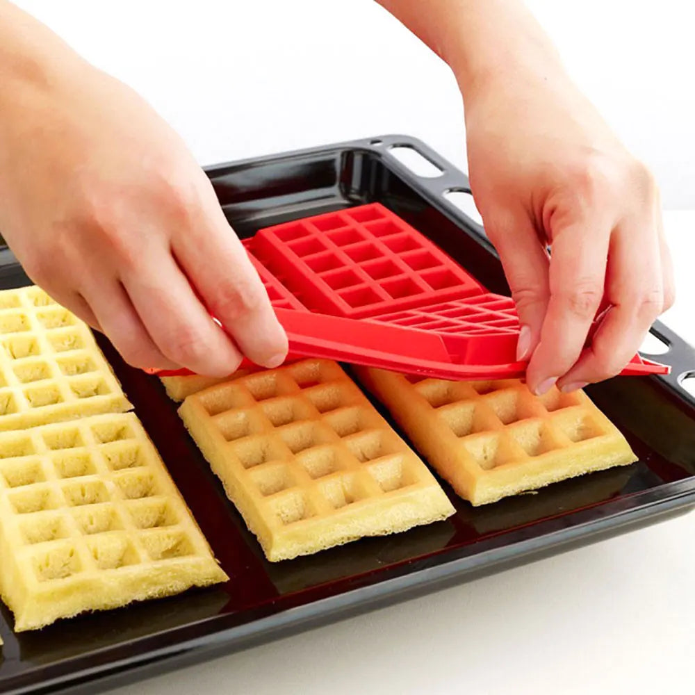 GoDesign RED BAKEWARE WAFFLE UTENSIL