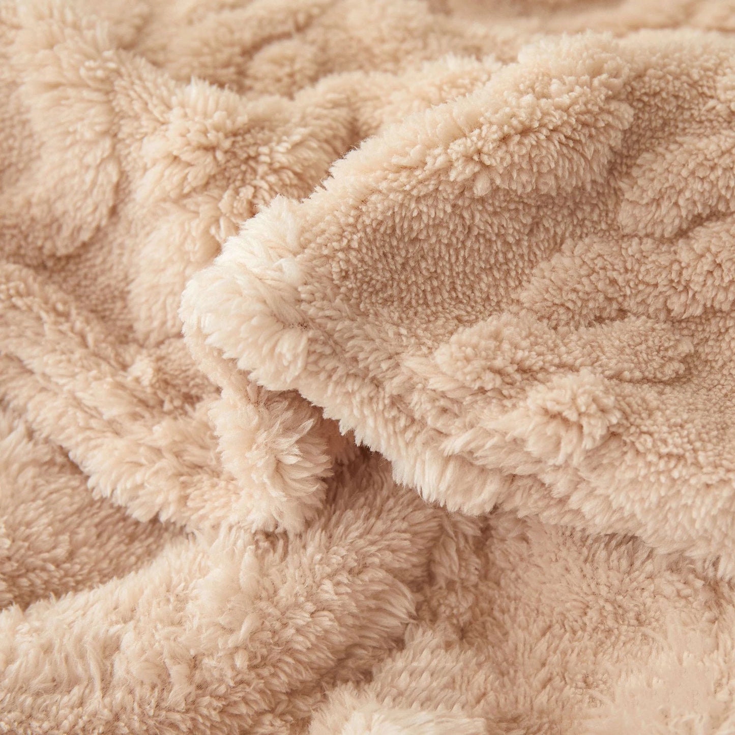GoDesign PLUSH ESSENTIAL THROW BLANKET